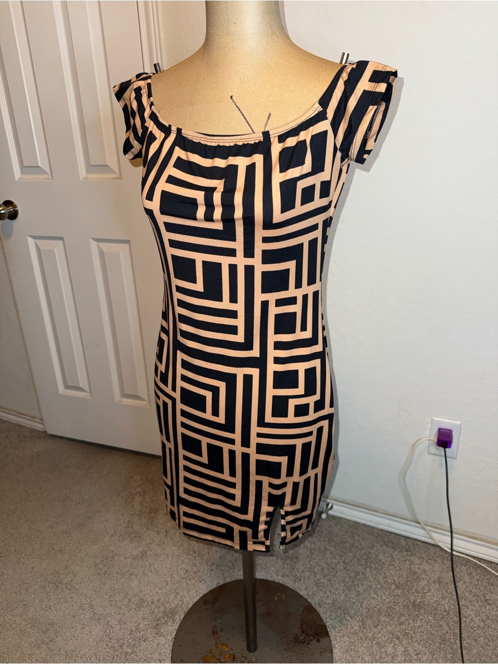 Women’s SHEIN geometric print mini dress
